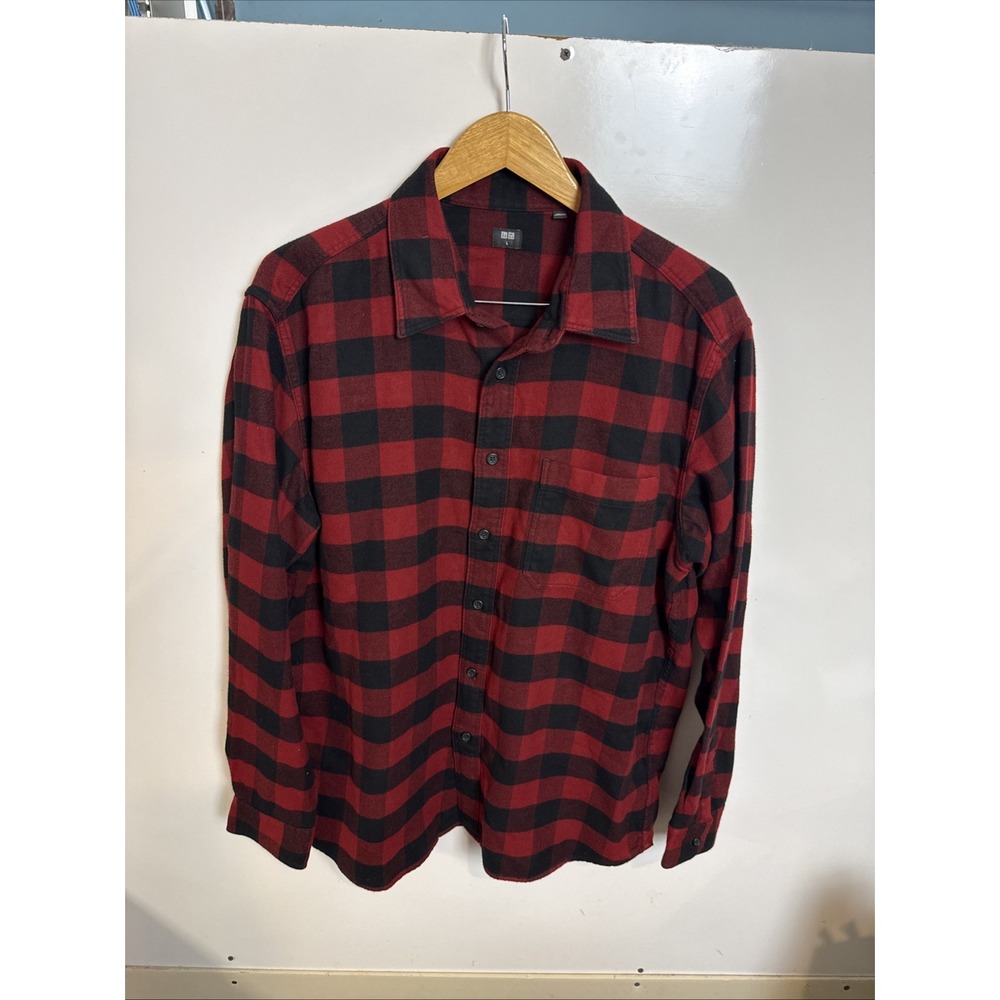 Uniqlo Flannel Shirt Mens Size Large  Red Black Plaid Pocket Button Down L/S